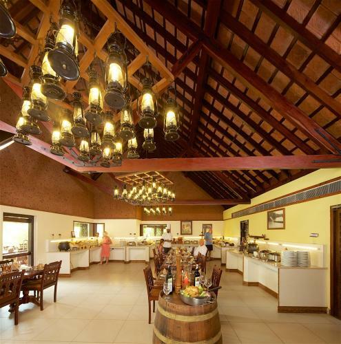 Hotel Poovar Island Resort