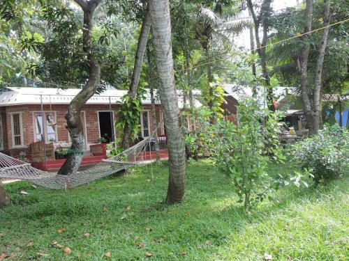 Hostal Ashtamudi Villas