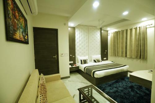Hotel Red Castle