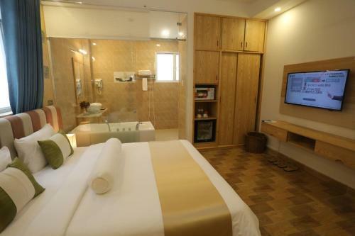 Thuy Sakura Hotel & Serviced Apartment