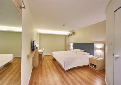 Hotel Hanting Express Jiaxing New Cultural Square