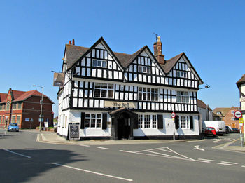 Hotel The Bell