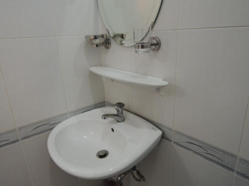 Hostal Vy Khanh Guesthouse