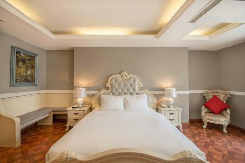 Hotel A & Em - 280 Le Thanh Ton