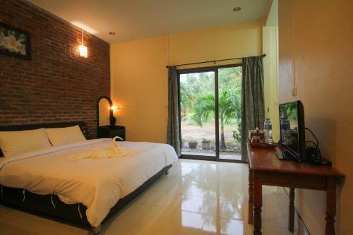 Koh Jum Hostel