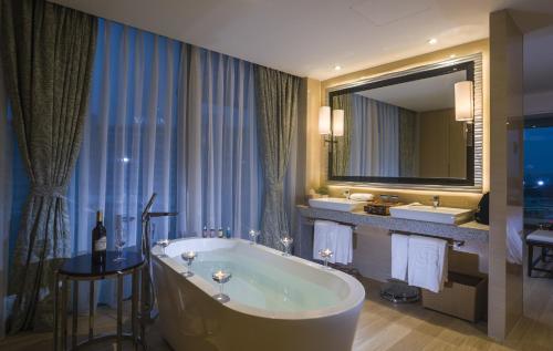Hotel Hainan Greentown Blue Bay Resort