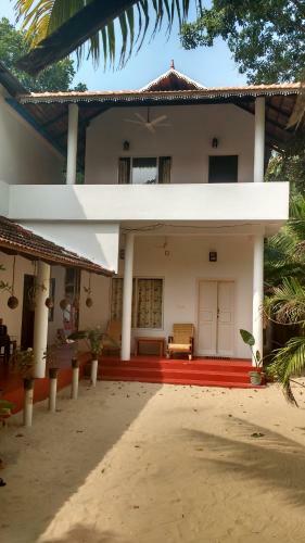 Bed & Breakfast Leena Beach House
