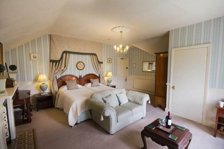 Hotel Cranleigh