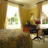 Ross Lake House Hotel