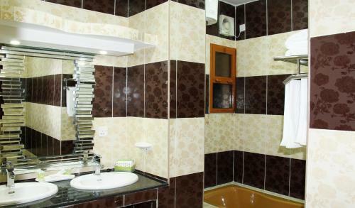Riyam Hotel
