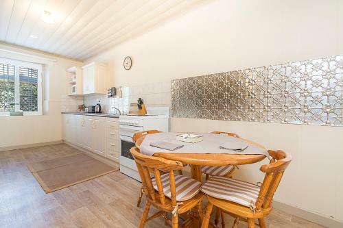 Villa Stoneleigh Cottage Bed And Breakfast