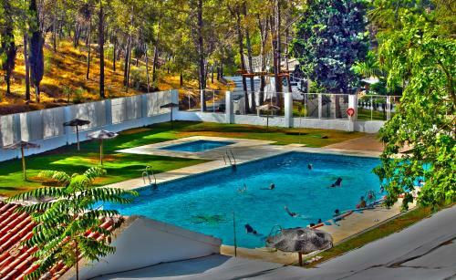 Centro De Ocio Al�a Bungalows Camping Rafting Benamej�