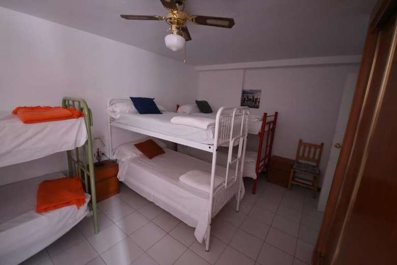 Hostal Torre De La Victoria Guest House