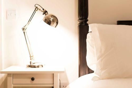 Bed & Breakfast The Holford Arms