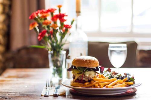 Bed & Breakfast The Holford Arms