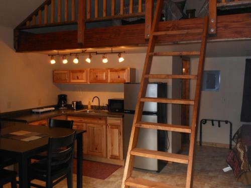 Talkeetna Wolf Den Cabin