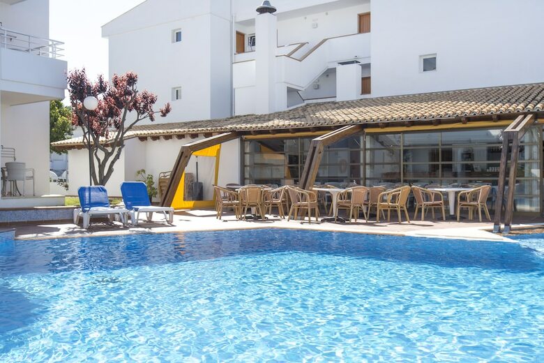 Aparthotel Flora