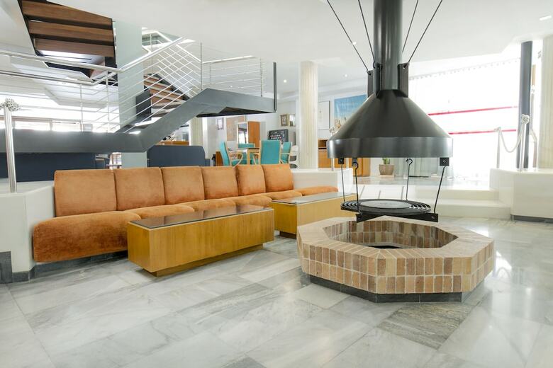Aparthotel Flora