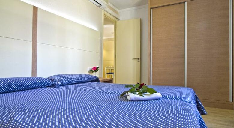 Aparthotel Flora