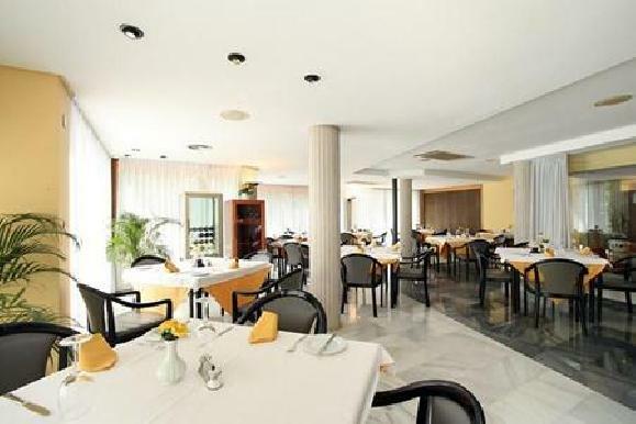 Aparthotel Flora