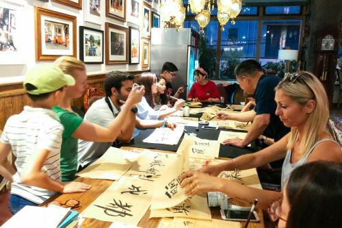 Chengdu Lazybones Hostel Templeside Poshpacker