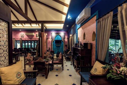 Hostal Bura Phat Resort