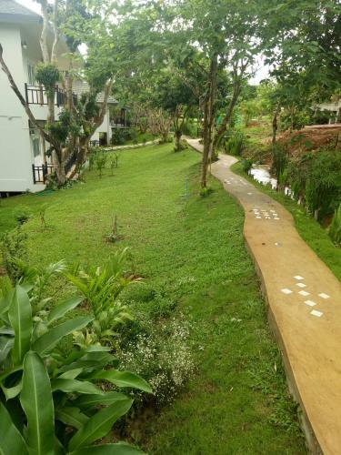 Hostal Bura Phat Resort