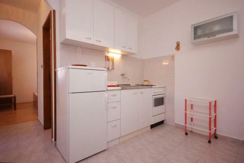 Holiday Home Uvala Rogacic 8889