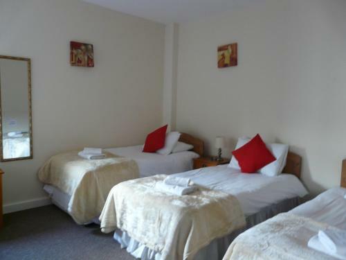 The Courtyard Apartments