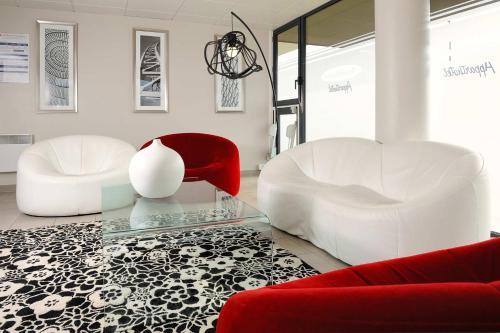 Aparthotel Residhome Carri�res La D�fense
