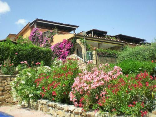 Baia De Bahas - Apartments & Resort