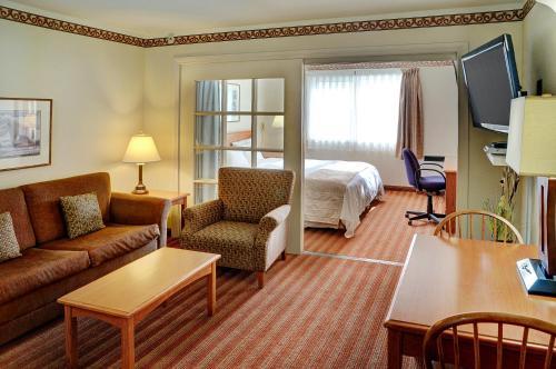 Posada Lakeview Inn & Suites Brandon