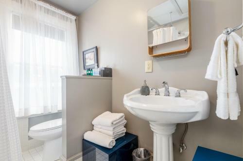 Bed & Breakfast Nantucket Whale Inn, Half Moon Bay