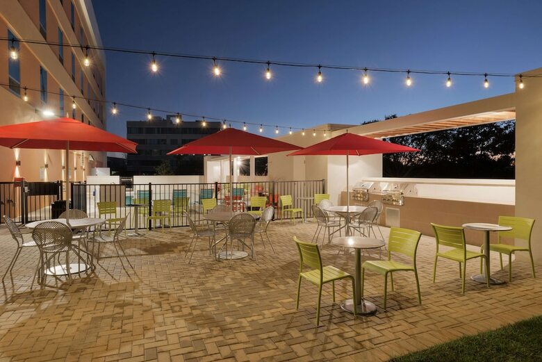 Hotel Home2 Suites By Hilton Tallahassee State Capitol