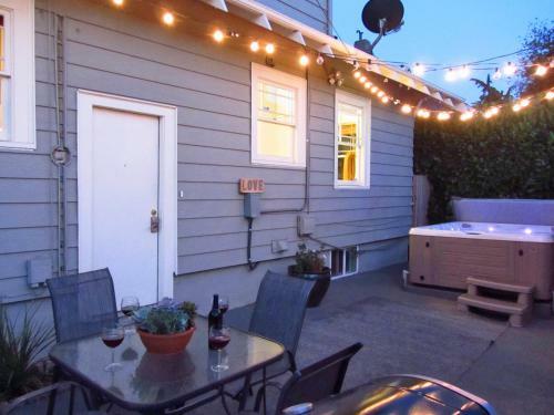 Hostal Portland Piedmont Guesthouse