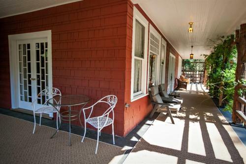 The Gatewood Bed And Breakfast