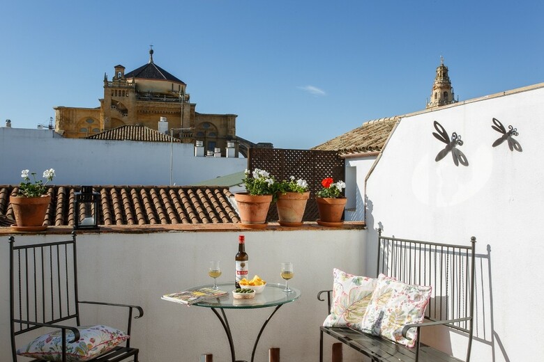 Apartamentos Turisticos  Los Patios de La Juderia