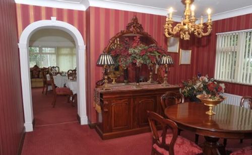 Hostal Caldhame House