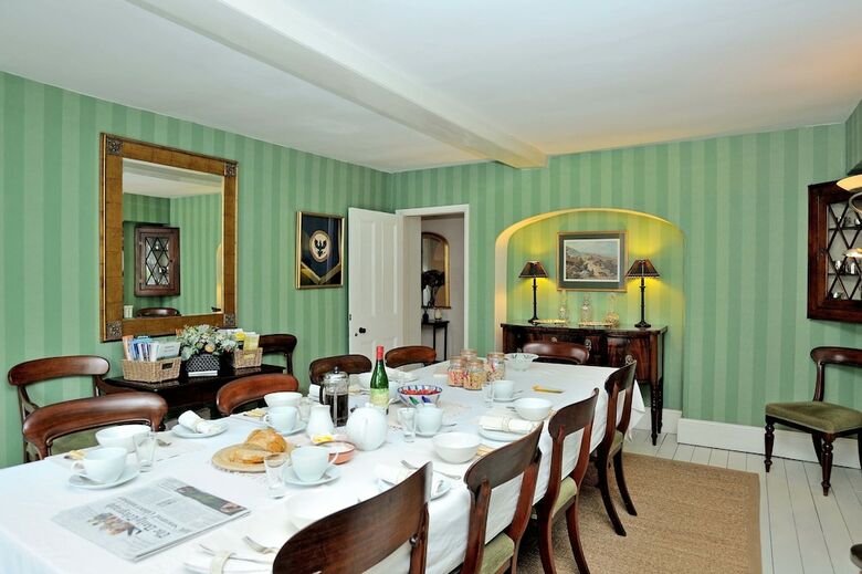 B&B Castleton House