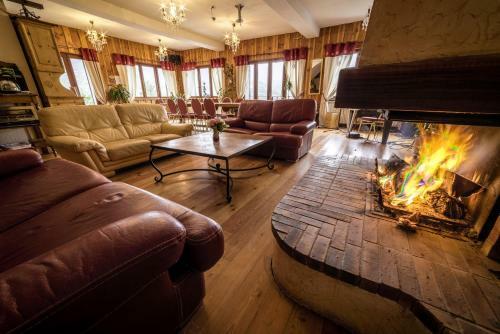 Hostal Chalet Les Moineaux Chambres D'h�tes