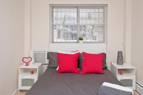 One Bedroom Apartment With Backyard - Brooklyn