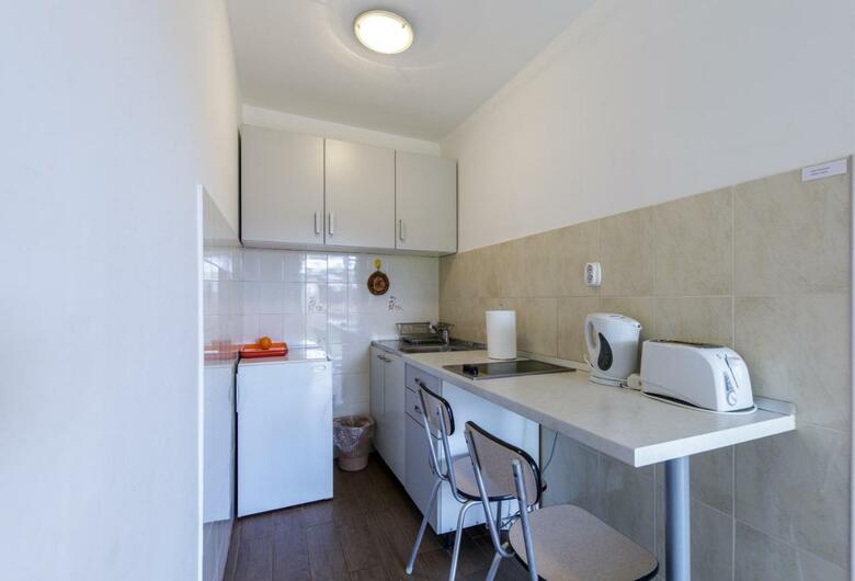 Residencia Guesthouse Anica