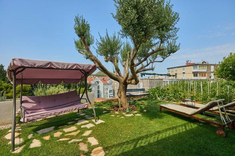 Residencia Guesthouse Anica