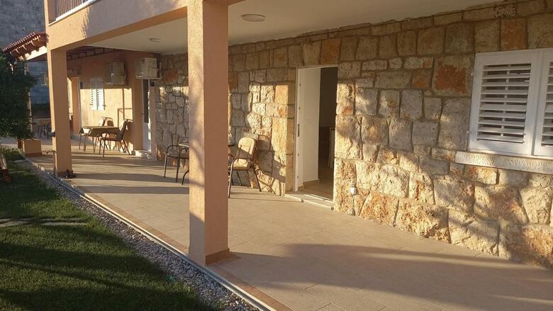 Residencia Guesthouse Anica