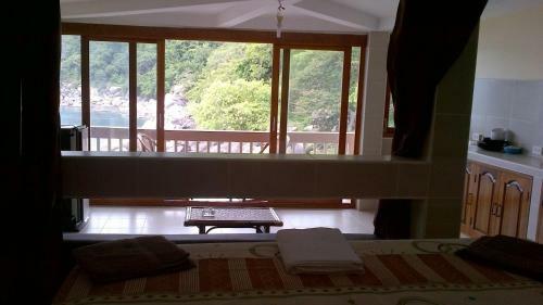Hin Wong Apartments Dive & Snorkel Resort