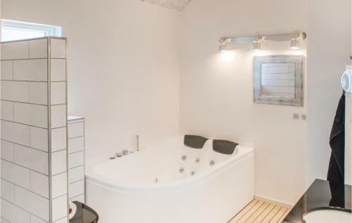 Holiday Home B�rkop With Fireplace 12