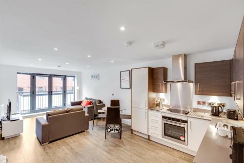 Metalworks By Ur Stay Apartments
