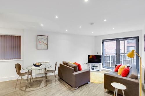 Metalworks By Ur Stay Apartments