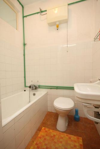 Hostal Triple Room Baska Voda 6748a