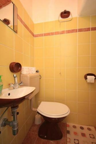 Hostal Rooms With Wifi Brsec (opatija) - 7768